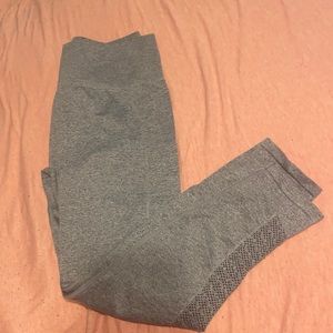 Fabletics gray seamless cropped leggings